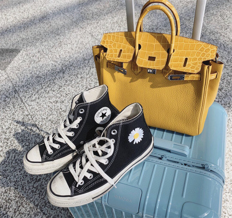  Effortless handbag carried on shoulder