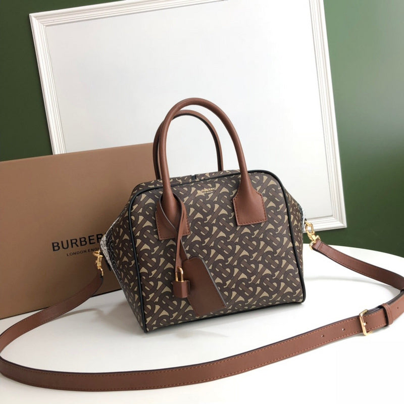 Ziva's Charm handbag – front view (one versatile size)