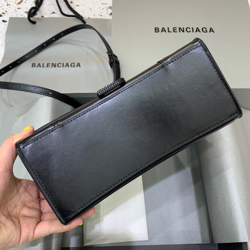 Elegant Premium PU Leather Handbag - Polished Finish | Women's Everyday Carry Handbag #534 - hardware and detail close-up (image 5) of designer-inspired handbag