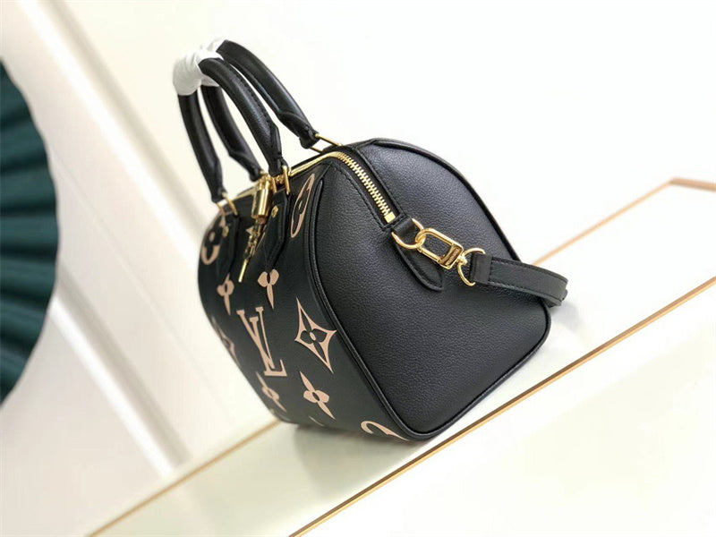  handbag interior and compartment view