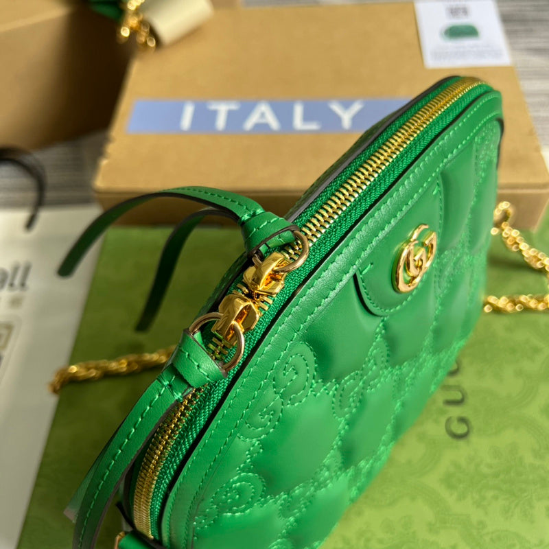 Interior view of refined classic women's handbag – women's everyday handbag
