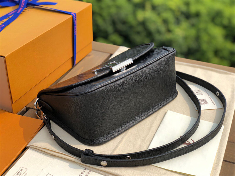 Statement carryall bag carried on shoulder 10