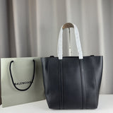 Zivas Charm Sleek Silhouette Statement Handbag (Elevated Daily Companion) – Lifestyle Shot