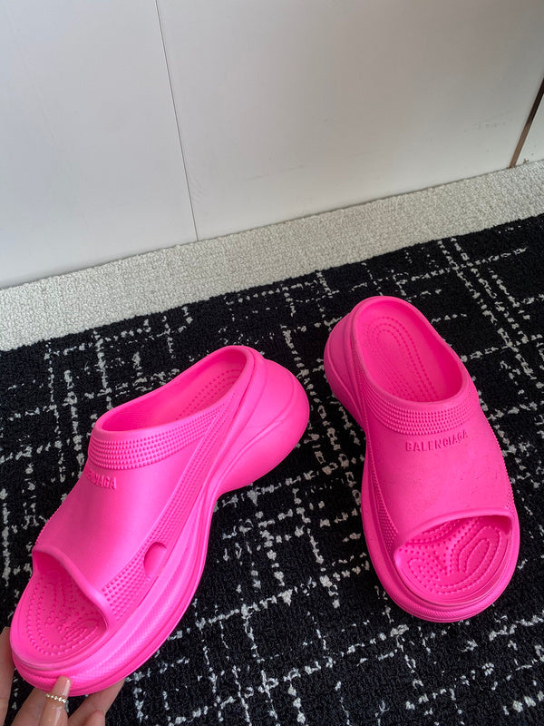 Zivas Charm Signature Style Designer Sandals (All-Day Wearable Design) – Styled Look