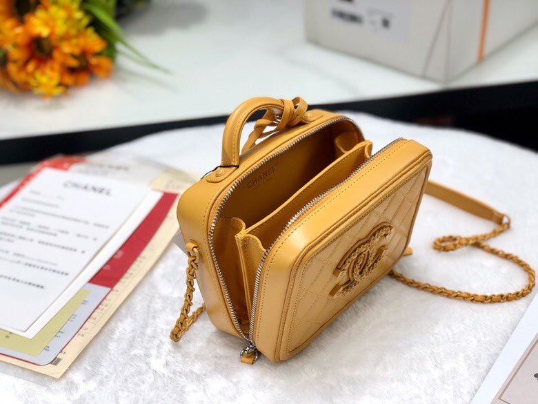  women's handbag, mid design, view 4