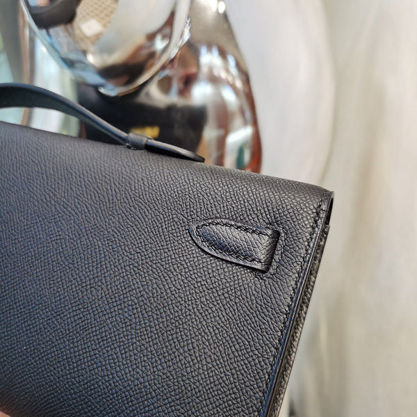 Side view of balanced structured handbag