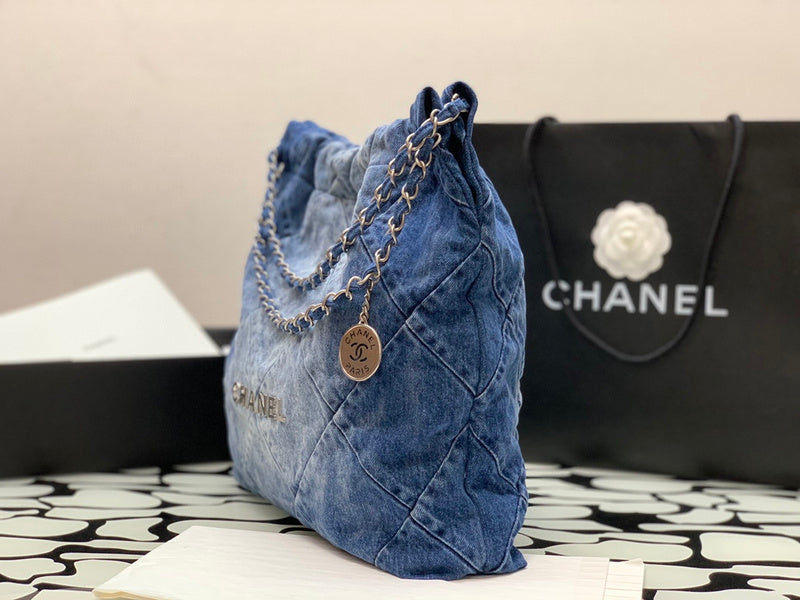  spacious purse view 7