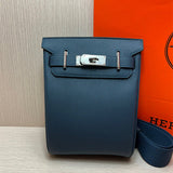  Graceful everyday bag carried on shoulder
