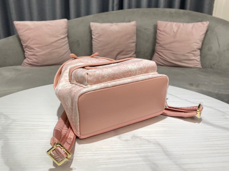 Styled lifestyle shot of classic refined women's handbag – women's premium purse