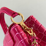  everyday structured bag detail view showing craftsmanship 20