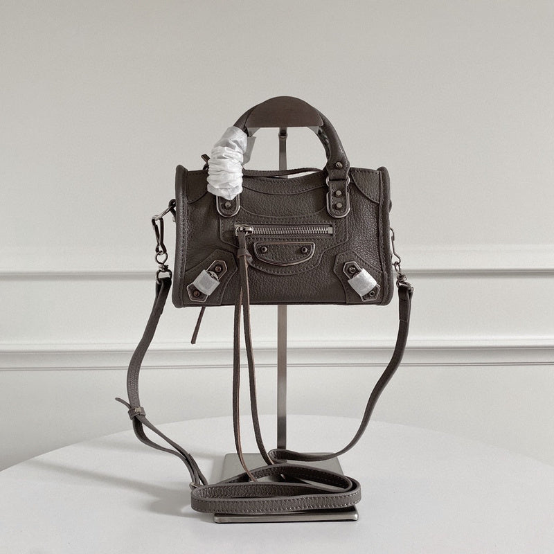 Zivas Charm Everyday Sophistication Statement Handbag (Statement-Ready Design) – Angled View