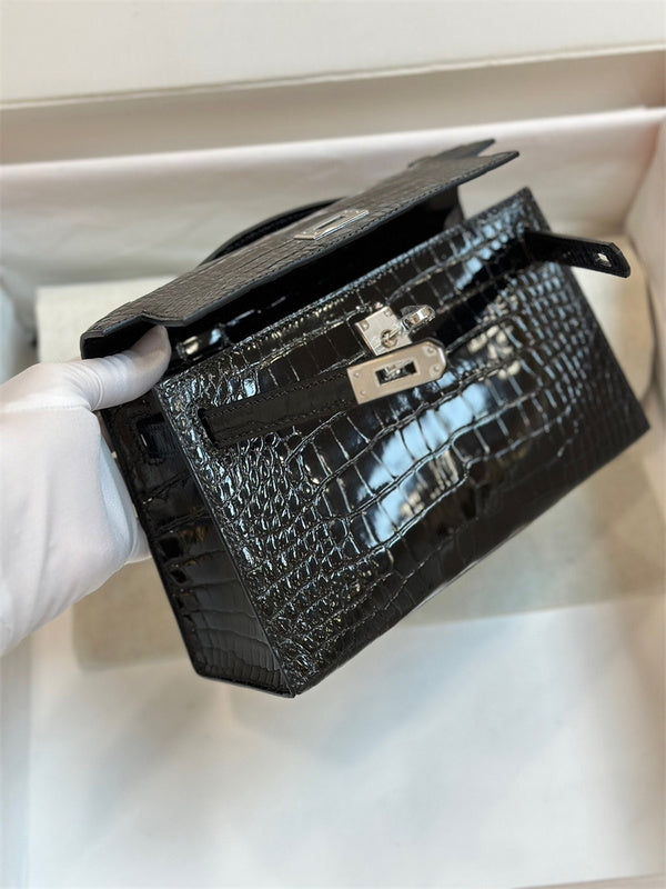  Polished carryall bag carried on shoulder 10