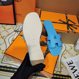 Hermès Nude Slide Sandals - Toe Detail View