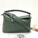 Ziva's Charm handbag – detail view (29cm*19cm*12cm)