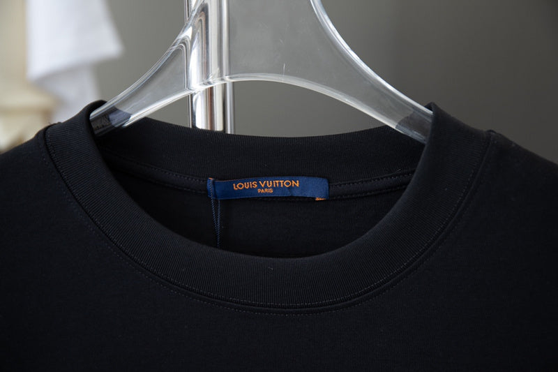 Side profile of Louis Vuitton cotton t-shirt with relaxed-fit cut