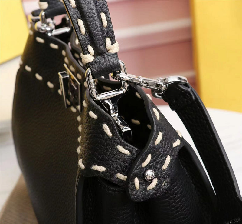 Ziva's Charm handbag – close-up view (Standard Size)