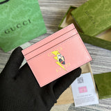 Front view of modern classic women's handbag – women's luxury accessory
