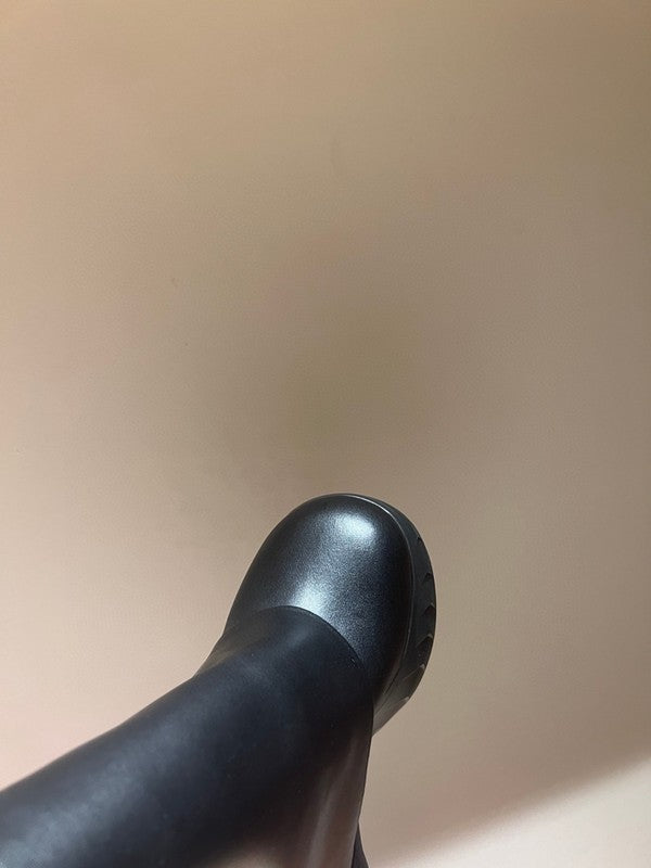 Givenchy shoes Style 165 - top view showing design