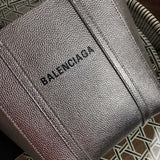 Interior view of statement modern women's handbag – women's everyday handbag