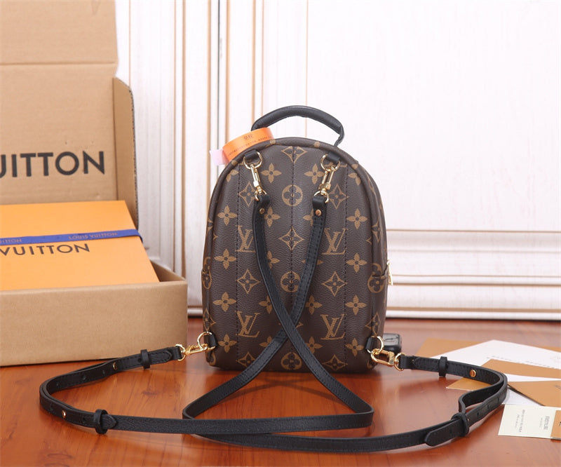  tote bag interior and compartment view 21