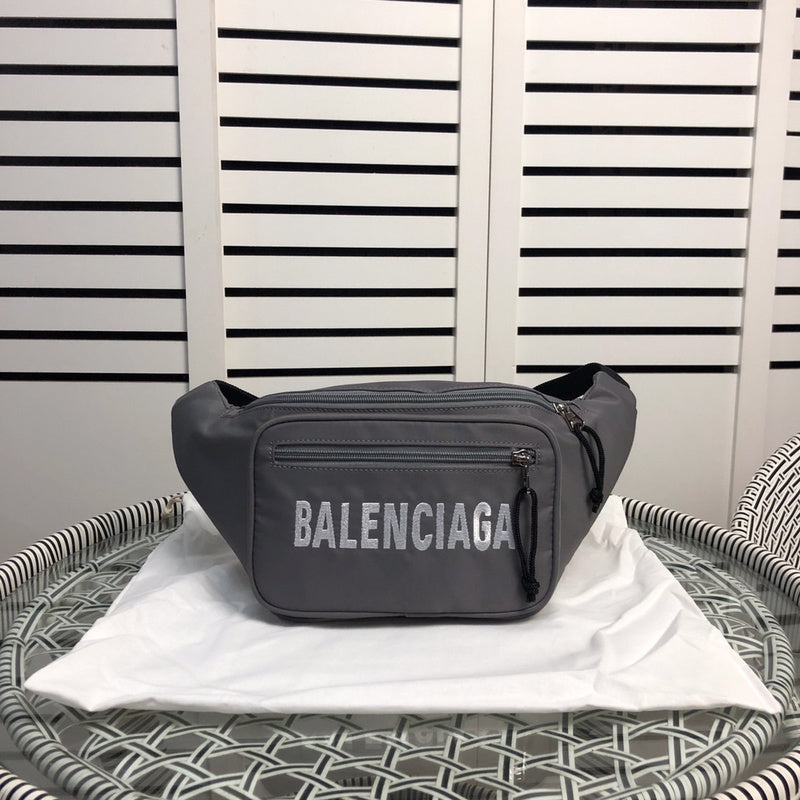 Front view of polished everyday-luxe women's handbag – women's everyday handbag