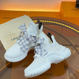 Louis Vuitton shoes Style 373 - back heel detail