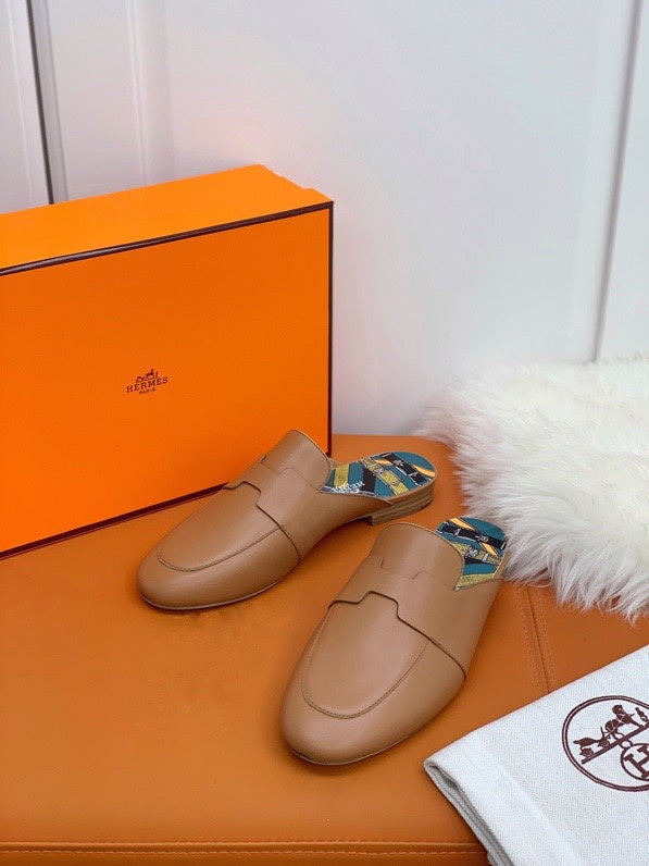 Hermes shoes Style 394 - top view showing design