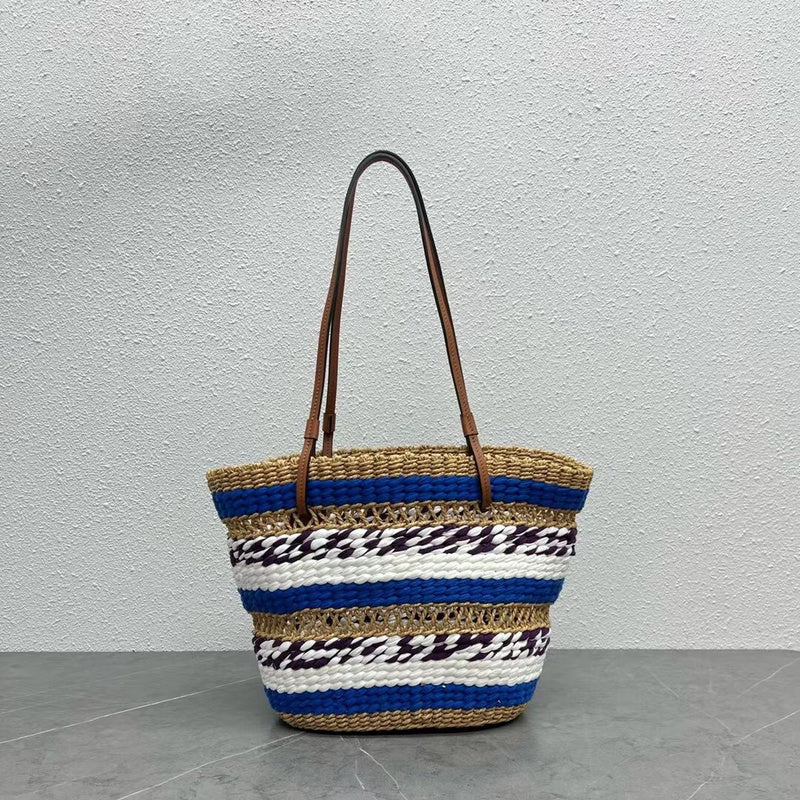 Ziva's Charm handbag – close-up view (35cm*19cm*24cm)