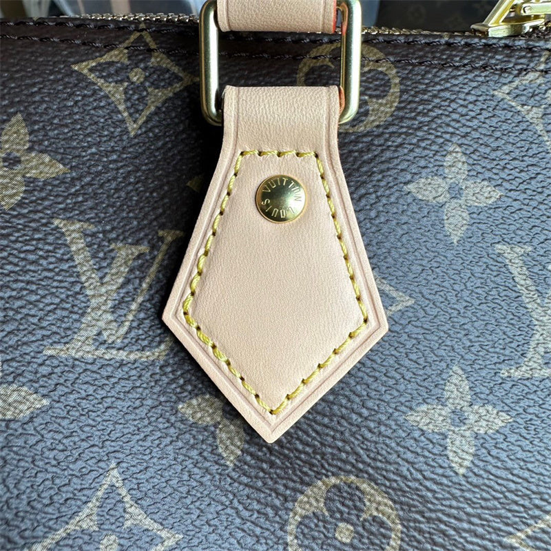  satchel interior and compartment view