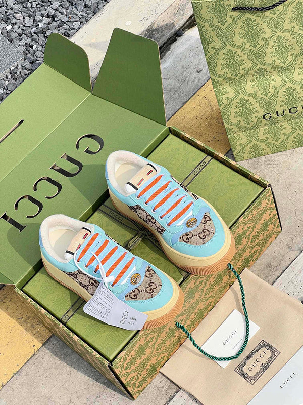 Gucci classic monochrome luxury sneakers view 4 retro runner design