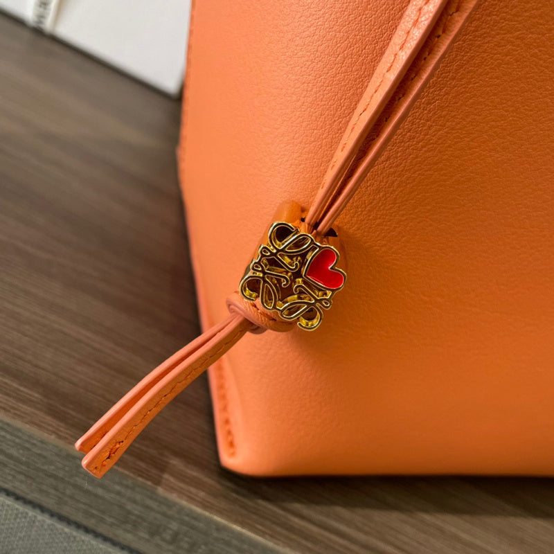Ziva's Charm handbag – interior view (21cm*17cm*12.5cm)