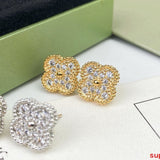 Full view of Van Cleef & Arpels unisex jewelry piece