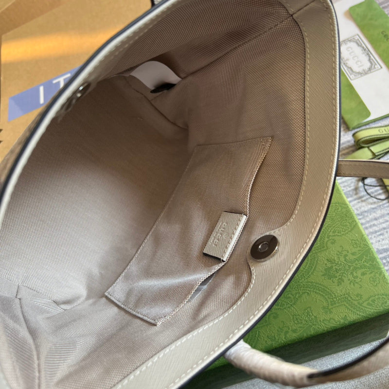 Side profile of premium chic women's handbag – women's luxury accessory
