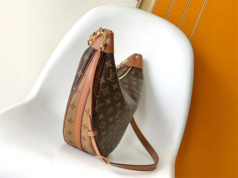  crossbody bag interior and compartment view