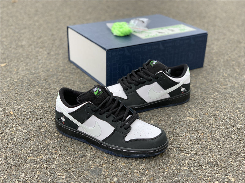 Nike Men's & Women's Iconic Street Trainers — Style 095 side view