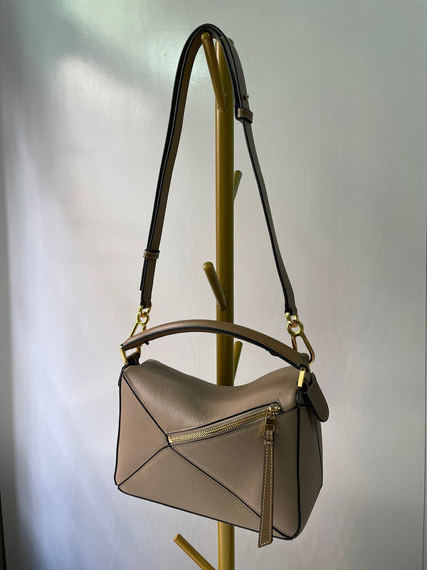 Ziva's Charm handbag – interior view (24cm*16.5cm*10.5cm)