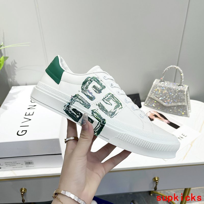 Givenchy shoes Style 055 - packaging and accessories
