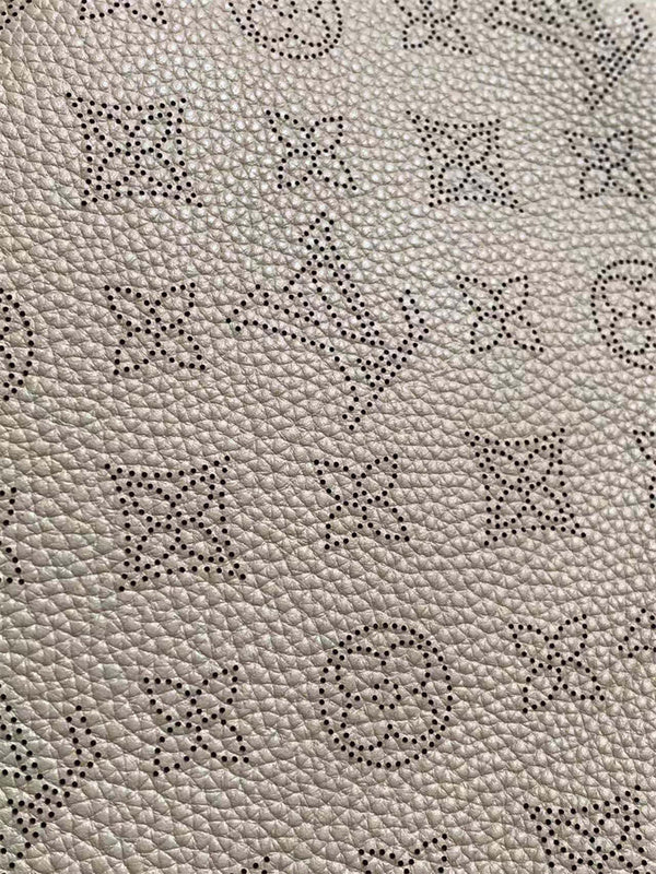  timeless top-handle bag detail view showing craftsmanship 8