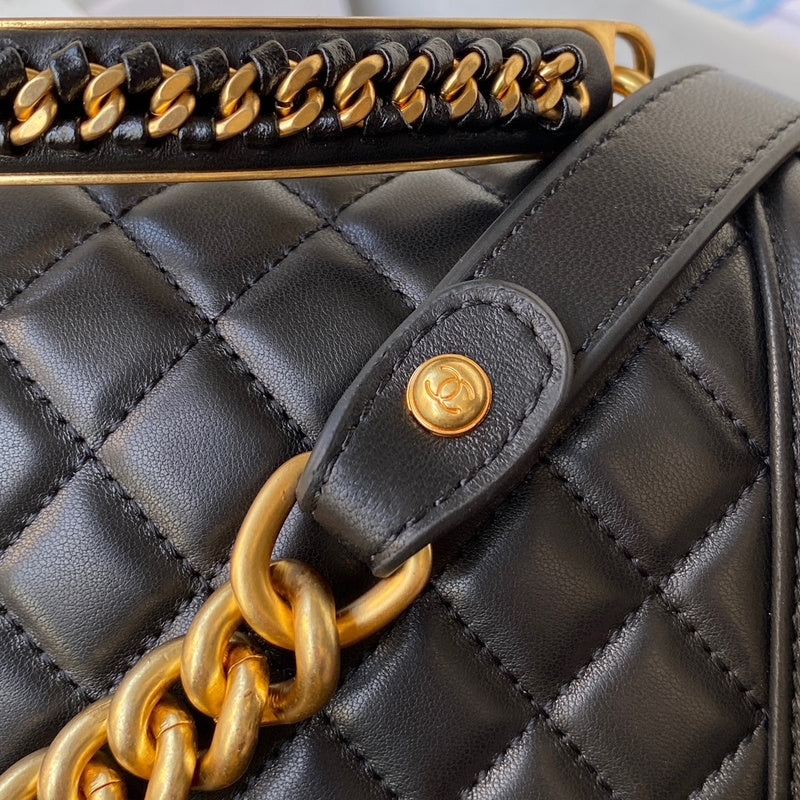  women's handbag, versatile design, view 4