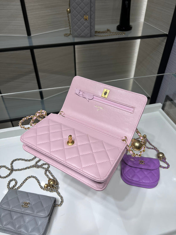 Zivas Charm Modern Minimalist Look Designer Handbag (Everyday Luxury Essential) – Lifestyle Shot