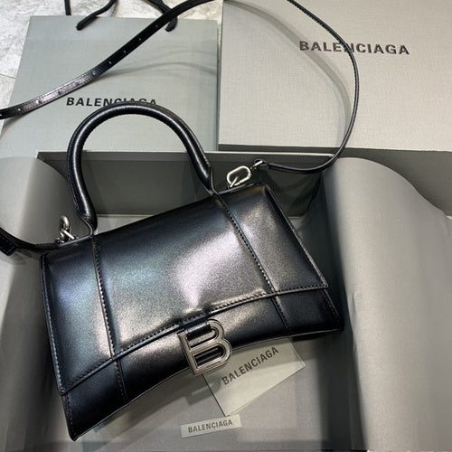 Zivas Charm Signature Style Premium Handbag (Premium Everyday Carry) – Angled View