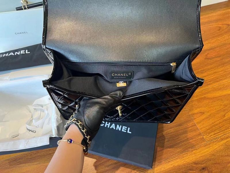 Zivas Charm Chic Craftsmanship Designer Handbag (Elevated Daily Companion) – Lifestyle Shot