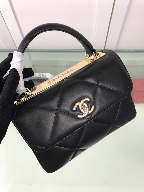 women's handbag, mid design, view 1