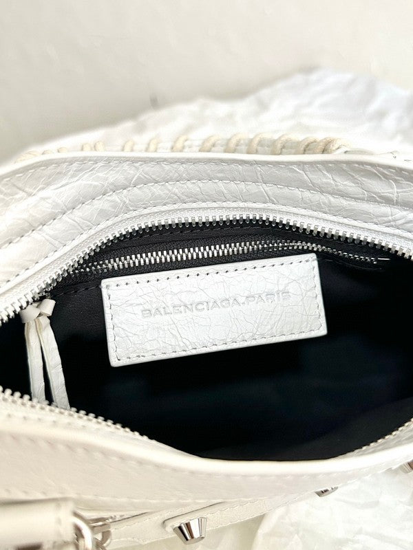 Zivas Charm Signature Style Statement Handbag (Elevated Daily Companion) – Interior View