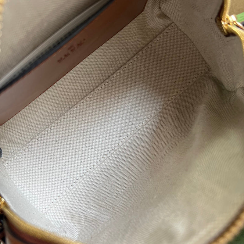 Side profile of modern refined women's handbag – women's designer-style accessory