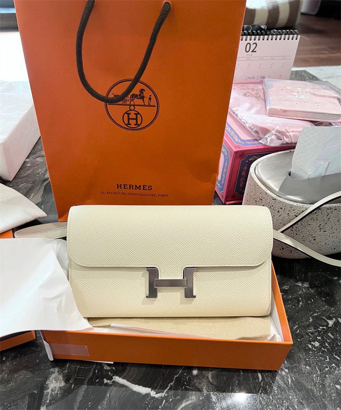 Side view of crisp structured handbag