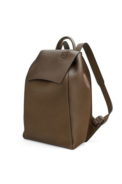 Ziva's Charm handbag – detail view (31.5cm*40.5cm*14cm)