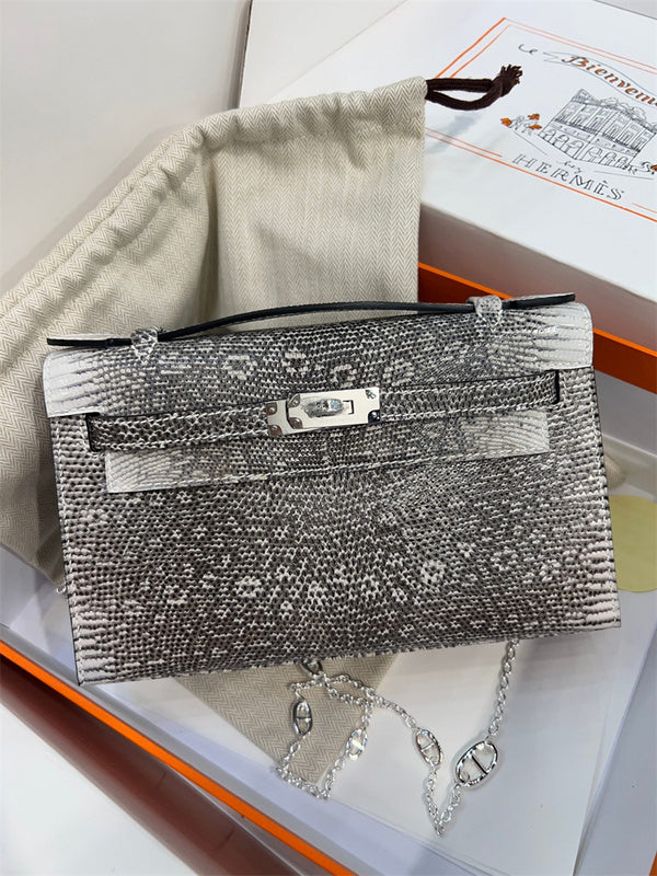  Elegant structured bag front view