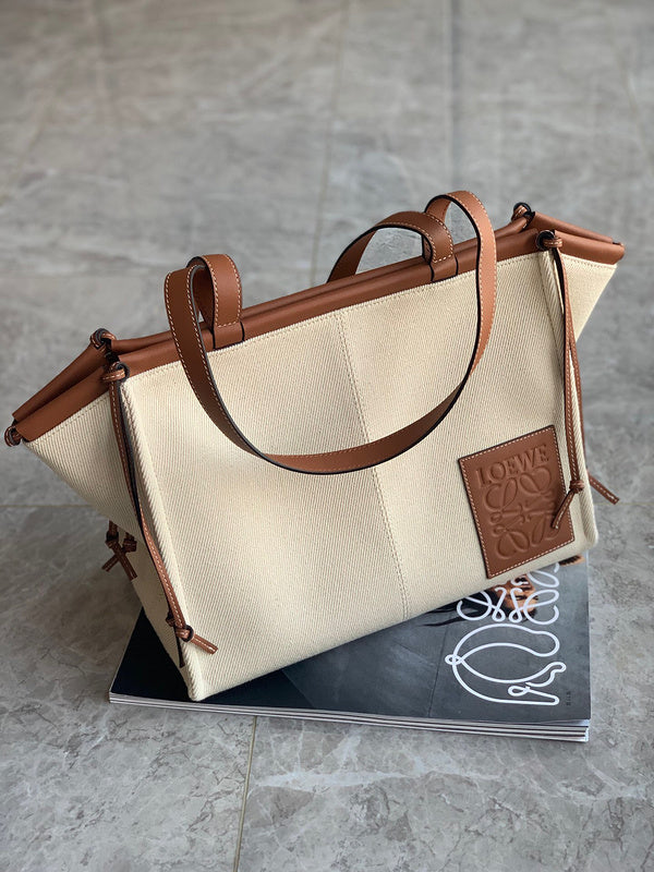 Ziva's Charm handbag – styled view (32cm*24cm*16cm)