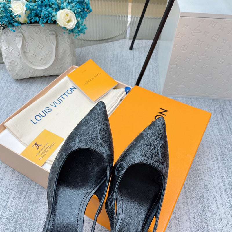 Louis Vuitton Camel Bow-Detail Flats - Sole Detail View